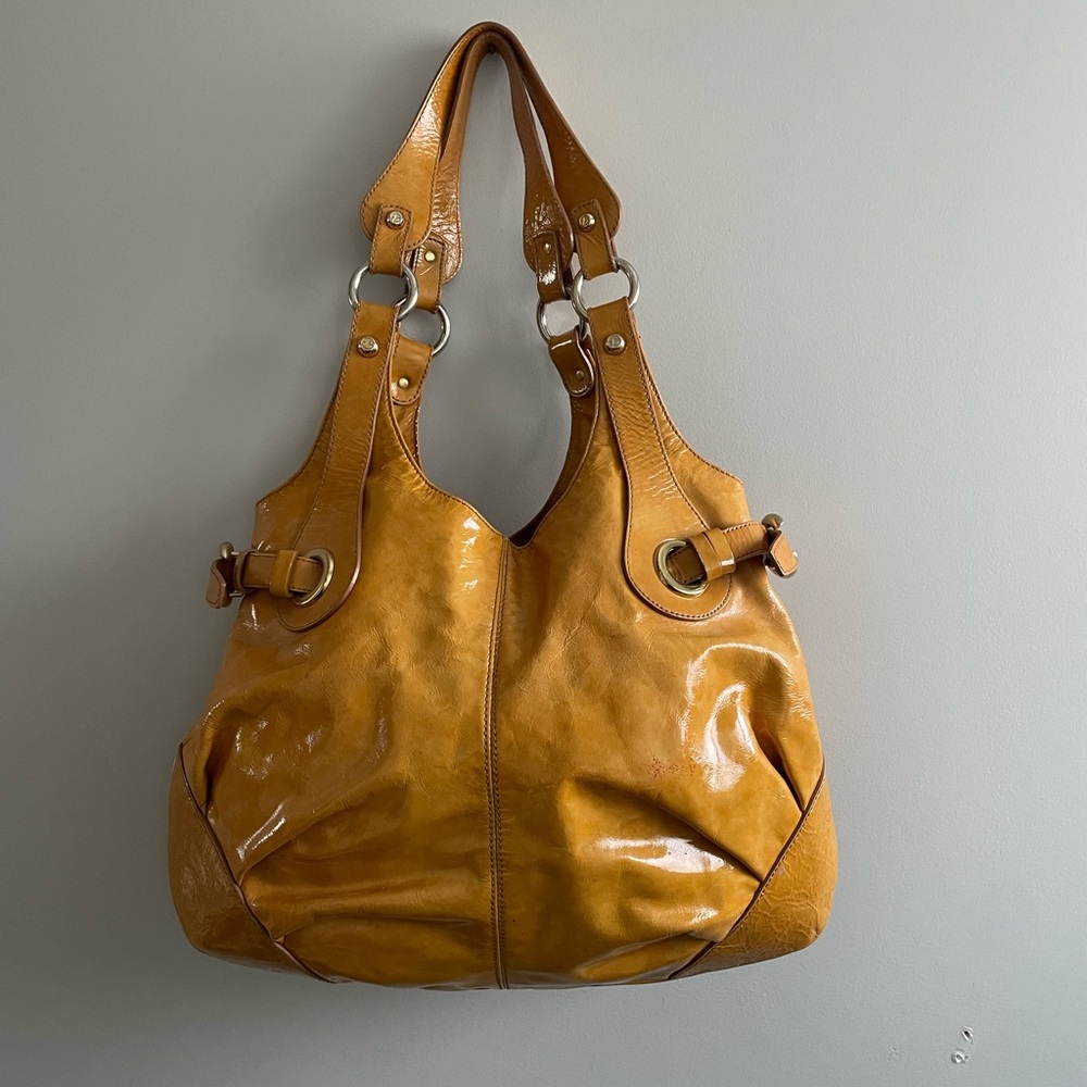 Elegant Tan Leather Tote Bag